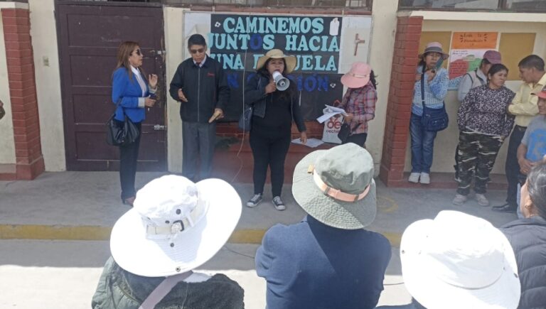 Colegio Arequipa: Padres de familia exigen volver a clases presenciales