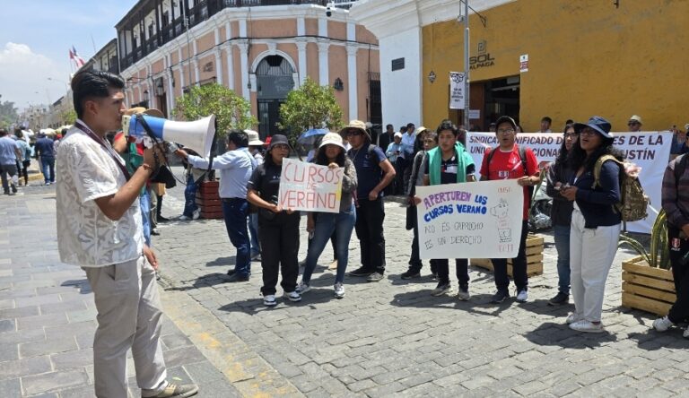 Estudiantes de la UNSA exigen apertura de cursos de verano