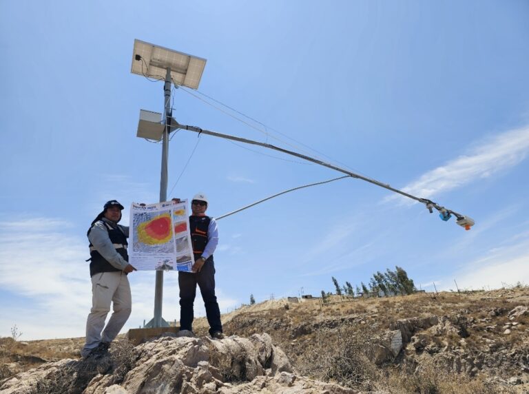 Instalan estaciones de monitoreo de lahares para alertar sobre huaicos