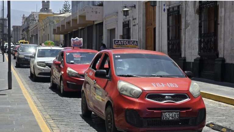 Taxistas de Arequipa respaldan prórroga para curso de actualización en transporte