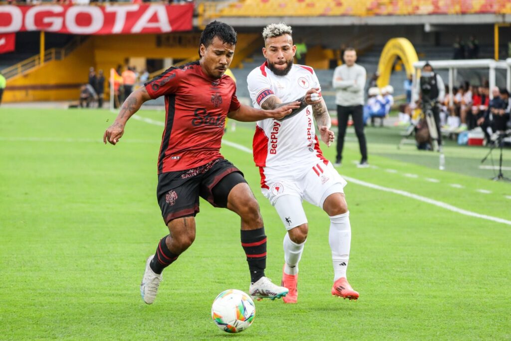 Válido por la Serie Colombia en el Campín de Bogotá, FBC Melgar venció 2-0 a América de Cali con goles de Kenji Cabrera y Bordacahar.