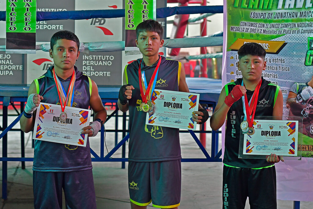 IPD reconoció a 3 boxeadores arequipeños que destacaron en el Campeonato Federado Nacional de Boxeo en diciembre del 2024.