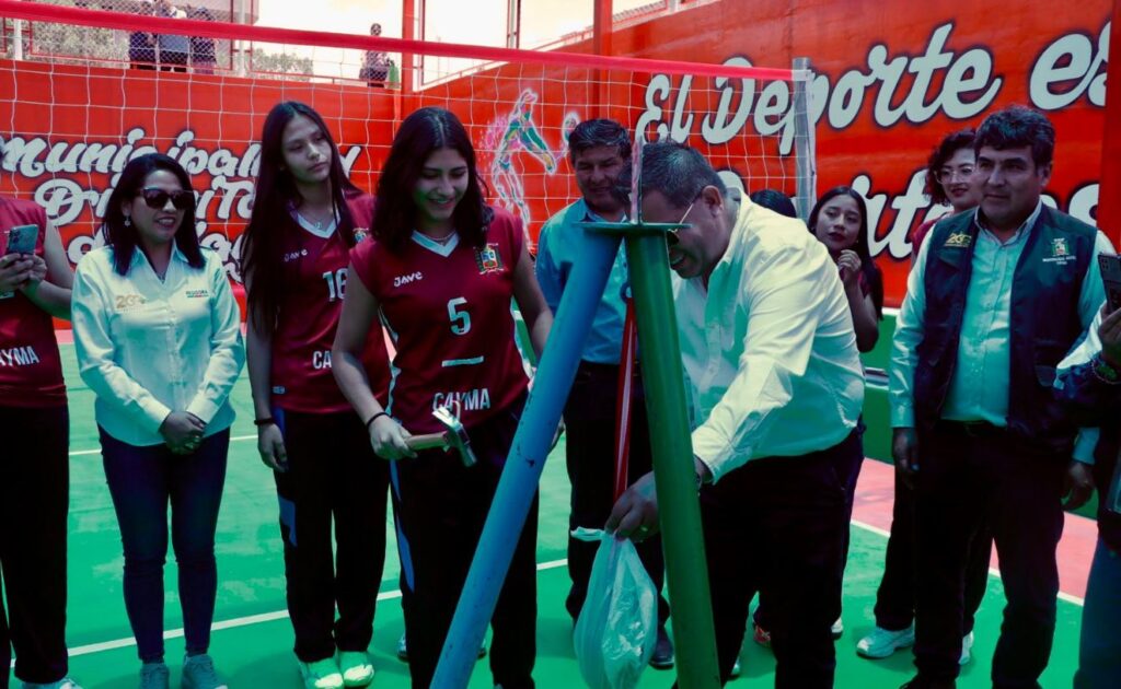 Junto con las integrantes de la Selección de Cayma U-19, se inauguró el nuevo Mini Complejo Deportivo Once de Mayo.