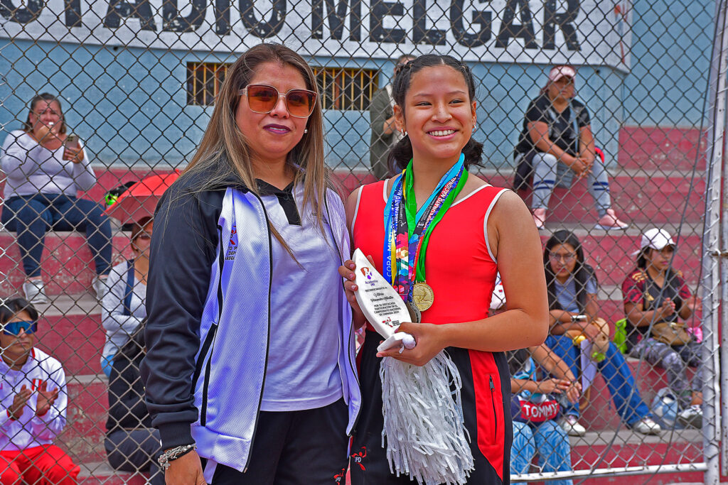 Victoria Fernández, destacada atleta arequipeña de 12 años. 