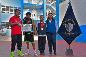 Deportistas destacados del Colegio Lord Karmel de Miraflores reciben un importante apoyo para continuar sus estudios mientras resaltan en el deporte.