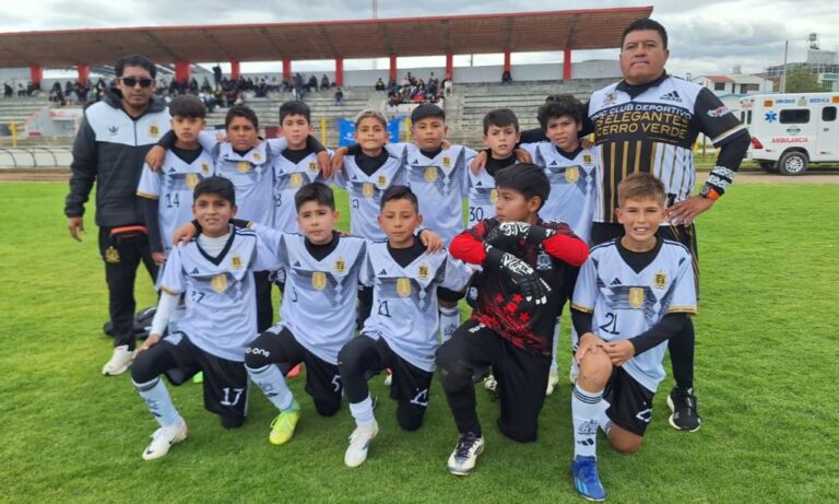 Los Elegantes de Cerro Verde se coronaron a nivel nacional por la categoría Sub-10 del Torneo Creciendo con el Fútbol.