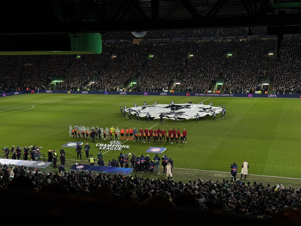 Bayern de Múnich y Celtic FC se enfrentaron en el Celtic Park de Glasgow, Escocia. 