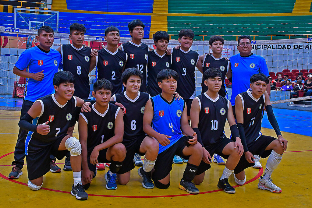 Equipo d la Liga Distrital de Vóleibol del Cercado. 