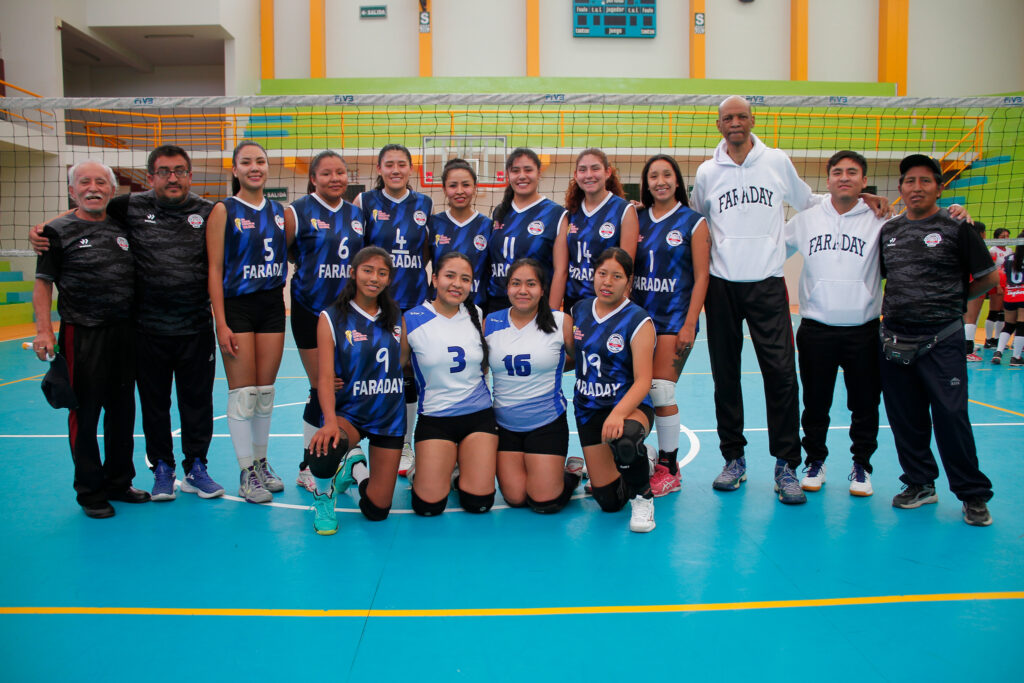 Equipo de Atlético Faraday en el Coliseo El Niño.