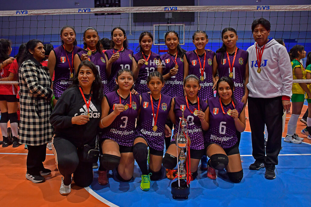 Miraflores venció a Cayma y clasificó a la Etapa Regional del Campeonato Nacional de Vóleibol Femenino U-13.