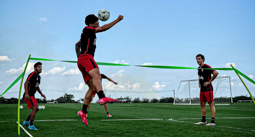 FBC Melgar entrenó en Colombia de cara al duelo ante Deportes Tolima por Copa Libertadores.