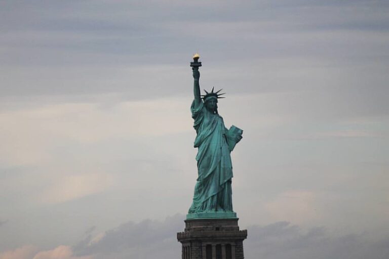 Francia pide la devolución de la Estatua de la Libertad y EE.UU. rechaza la solicitud