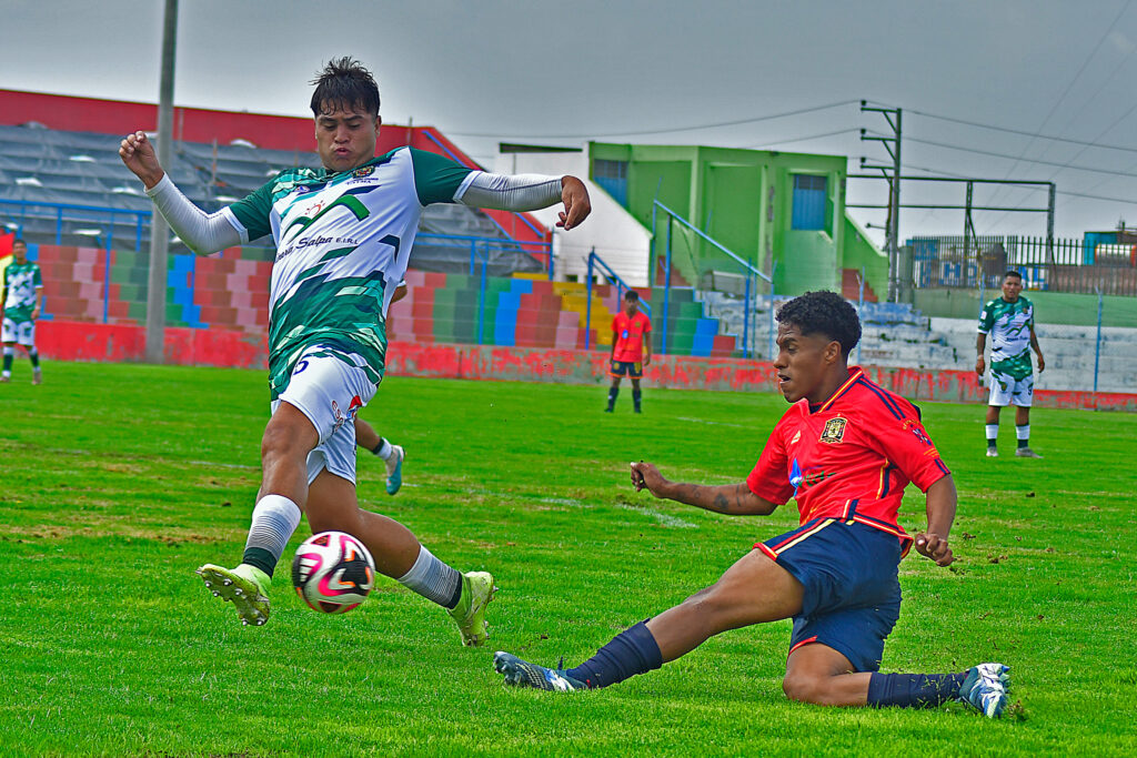 El Estadio de La Tomilla recibió la primera jornada de la Liga Distrital de Fútbol de Cayma, con muchos goles y más emociones.