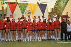 En su tercera presentación en el Campeonato Nacional de Vóleibol Femenino U-15, Cayma venció a Trujillo y trepa al primer lugar del Grupo A.