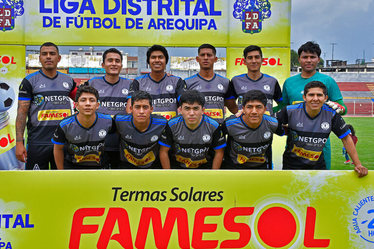 Equipo de Tiznados FC en la Liga del Cercado.