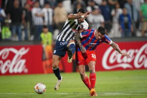 En condición de visitante, Cerro Porteño registra 12 enfrentamientos ante equipos del fútbol peruano, conoce aquí la estadística completa.