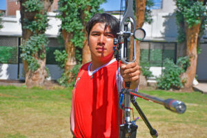 Therry Málaga, talentoso deportista arequipeño, nos contó su experiencia en el Campeonato Sudamericano y Open de Tiro con Arco en Santiago de Chile, donde logró conseguir doble medalla de bronce.