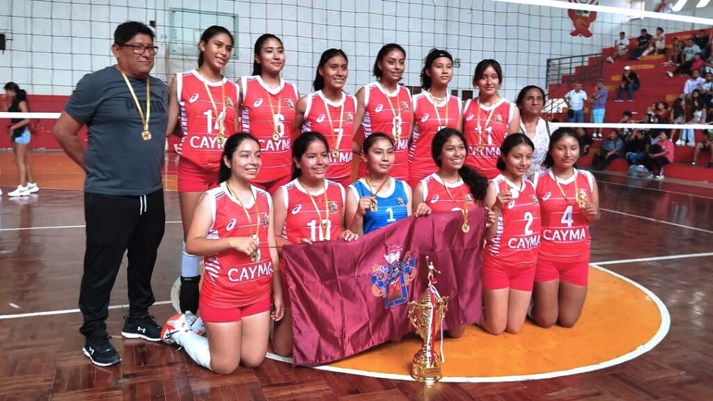 Selección de Cayma clasificó al Campeonato Nacional de Vóleibol Femenino U-15 tras 2 contundentes triunfos en Tacna.