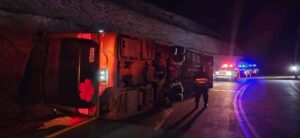 La policía confirmó que tres de los fallecidos son peruanos y uno colombiano. Foto: Cortesía Camaná Go