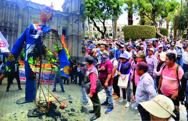 Queman muñeco de Dina Boluarte en protesta en Arequipa