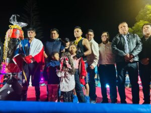 Con Juan Carlos Peñaloza en el combate estelar, talentosos arequipeños salieron victoriosos en una importante velada internacional de boxeo en Jacobo Hunter.