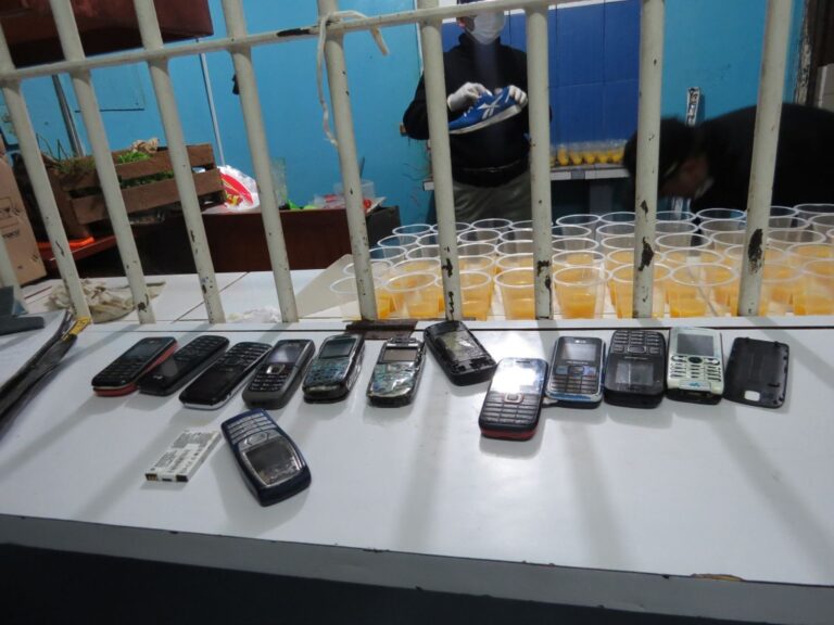 Ejecutivo aprueba norma que permite a la PNP acceder a celulares incautados en penales