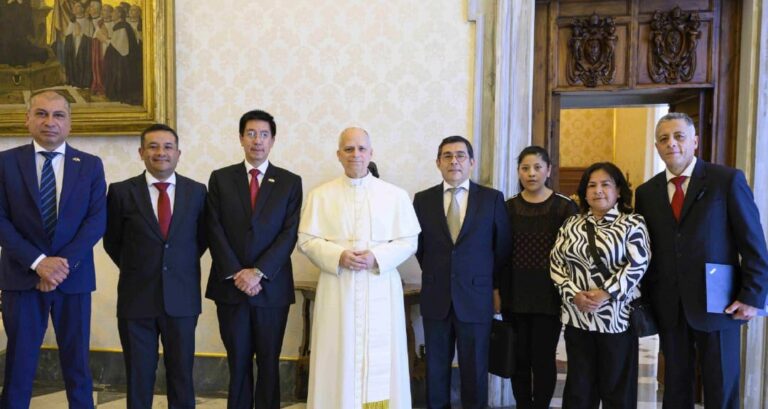 Papa León XIV actualizó su DNI peruano desde el Vaticano