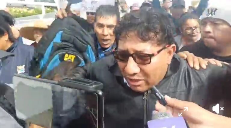 Roberto Muñoz continuará en la alcaldía de Socabaya tras rechazo de su vacancia