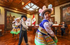 La Municipalidad de Arequipa lanzó dos concursos escolares de danza y poesía.
