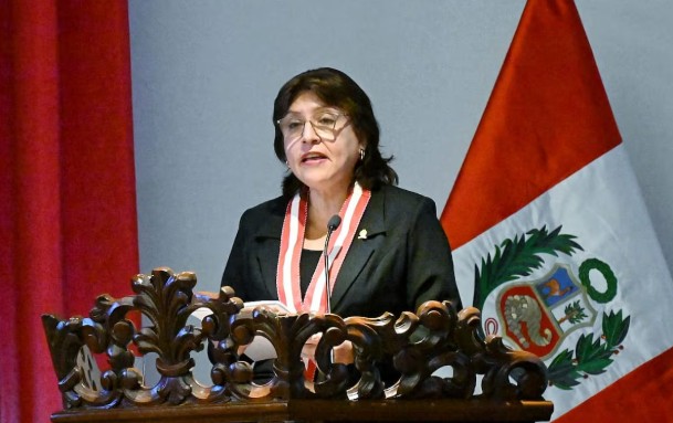 Delia Espinoza presenta hábeas corpus en medio de pugna por la Fiscalía de la Nación