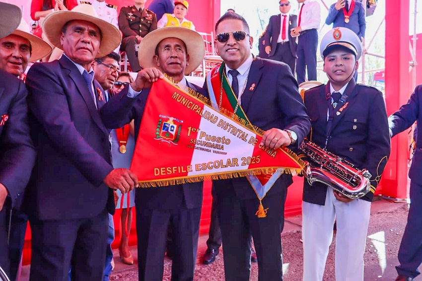 Honorio Delgado y Niño Magistral representarán a Cayma en el desfile “Campeón de Campeones”