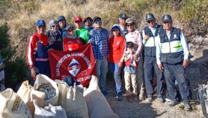 En una campaña de limpieza al Misti, un grupo de andinistas arequipeños consiguió recolectar más de 60 kilos de basura.