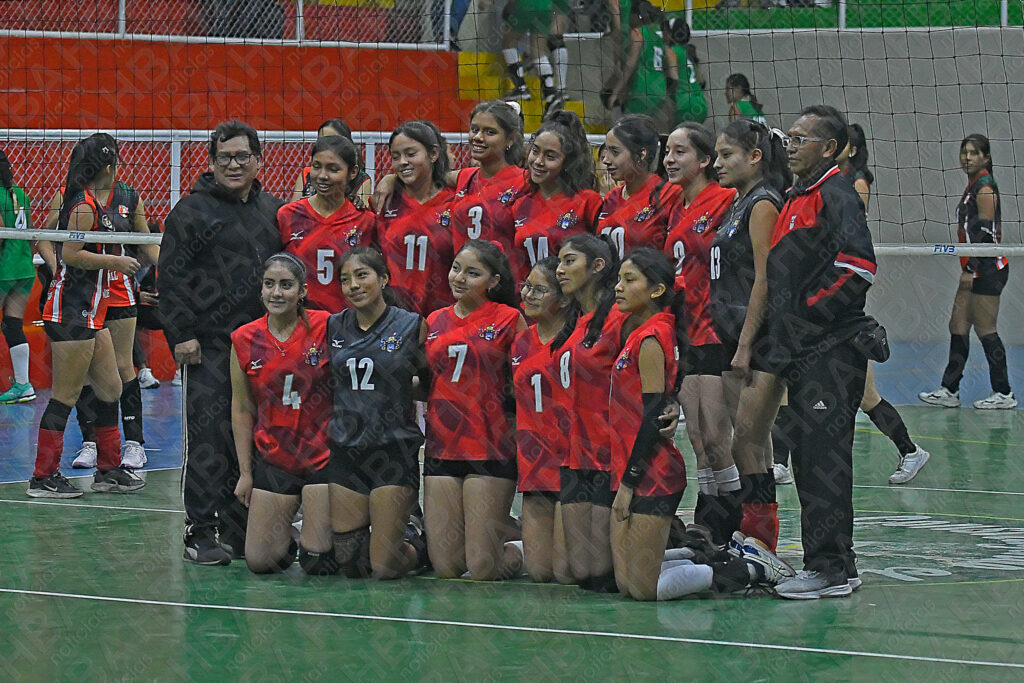 Equipo de Mariano Melgar en el Campeonato Provincial de Vóleibol Femenino U1-7. 