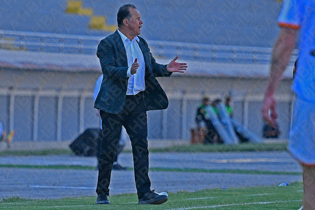 Juan Reynoso, estratega de FBC Melgar. 