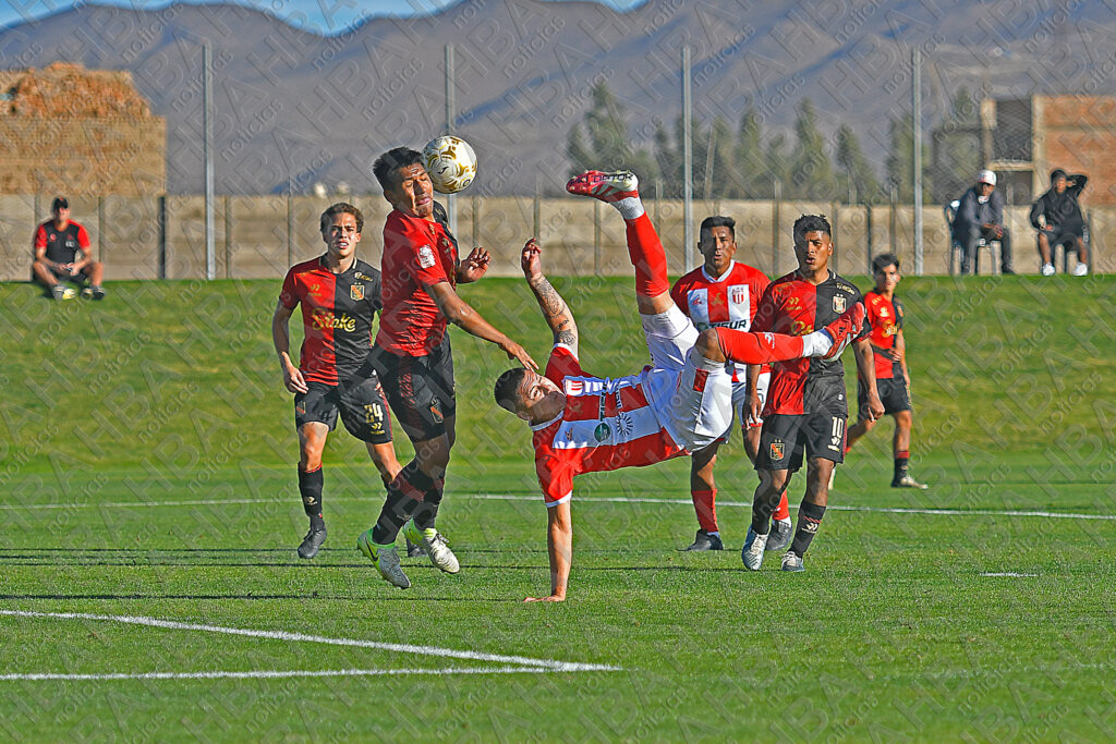 FBC Melgar y Nacional FBC clasificaron a los cuartos de final de la Liga 3 al ser los mejores del Grupo C en la fase final del certamen.
