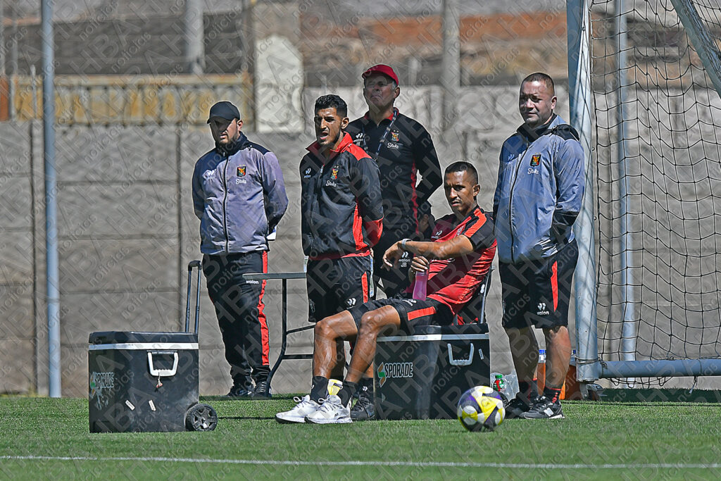 FBC Melgar podría tener algunas bajas para visitar a Comerciantes Unidos en Cutervo. Este martes, algunos futbolistas trabajaron de manera diferenciada.