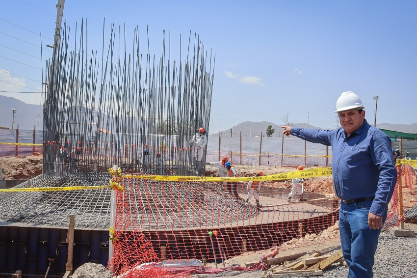 Vaciado masivo del reservorio en Yarabamba: 465 m³ de concreto para el proyecto de agua y desagüe en San Antonio, con control de calidad y seguridad.