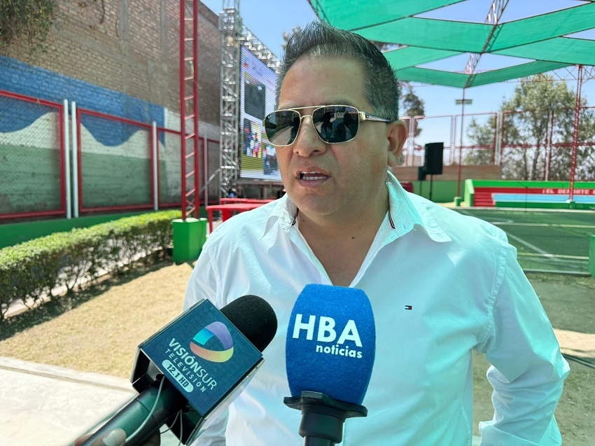 Juan Carlos Linares, alcalde de Cayma