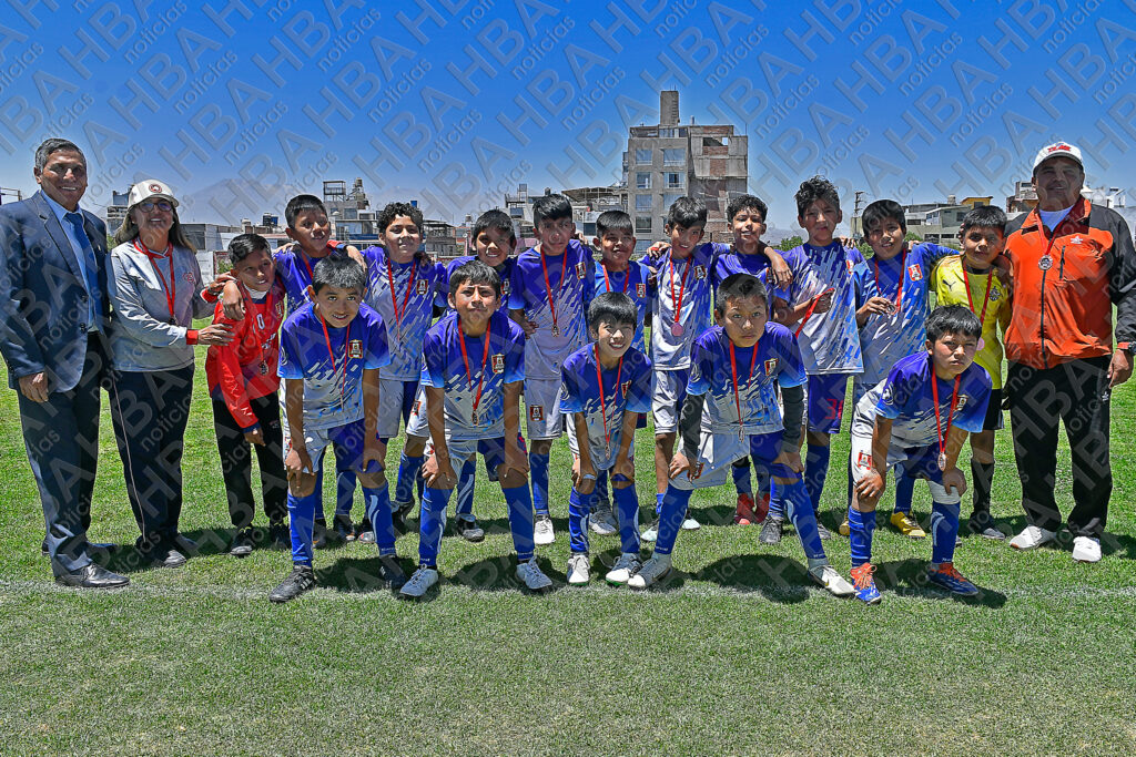 Equipo de Charlotte consiguió el tercer puesto de la competencia de la UGEL Norte en la UGEL Norte. 