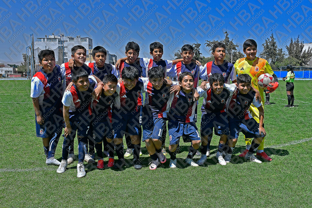 Equipo de fútbol de San Juan Bautista, por la categoría A de los Juegos Escolares de la UGEL Norte. 