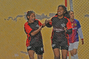 James Clerk Maxwell y Talent School festejaron en el primer lugarel de los Juegos Escolares de la UGEL Norte, por el futsal de la categoría A.