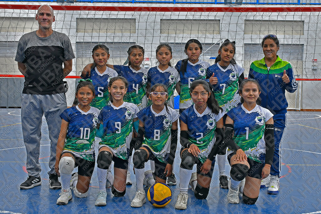 Equipo de vóleibol femenino del Colegio John Forbes. 