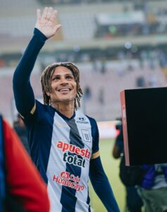 Paolo Guerrero fue la figura del partido