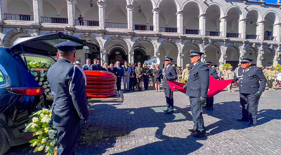 Arequipa despidió al exalcalde José García Calderón Bustamante
