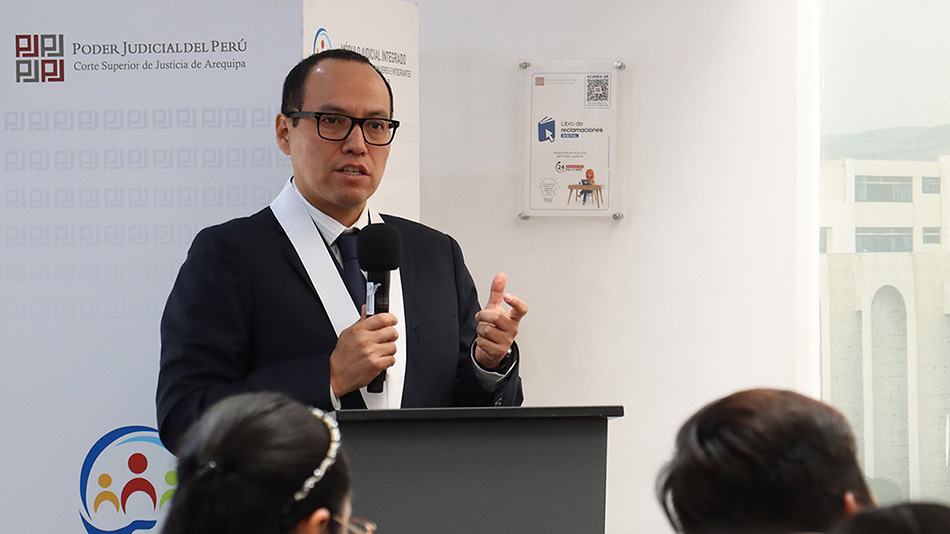 Juez Jean Carlos Torreblanca presenta estadísticas de violencia familiar en Arequipa durante 2025