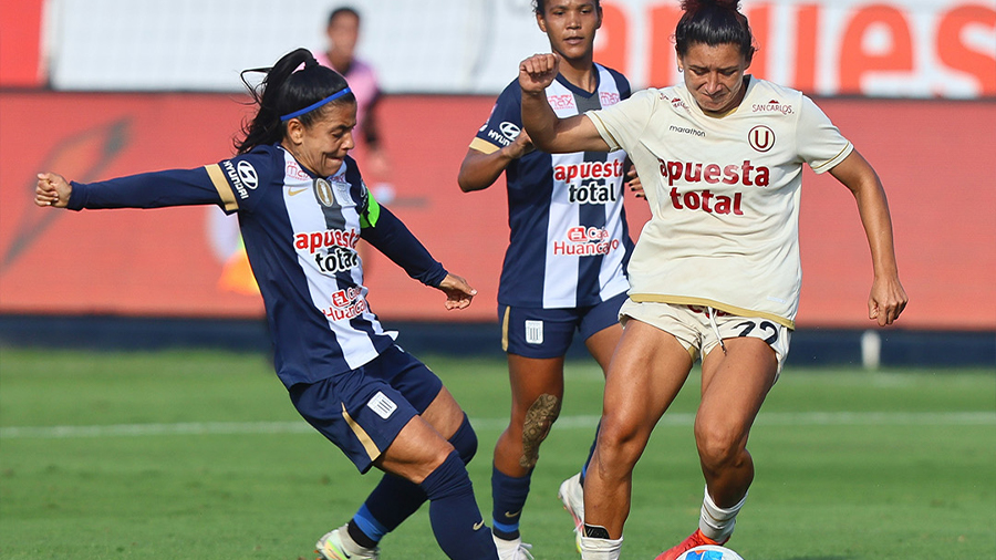 Liga femenina de fútbol en Perú